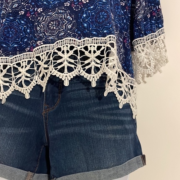 𝅺HAUTE Project Los Angeles Cold Shoulder Top! - Picture 2 of 3